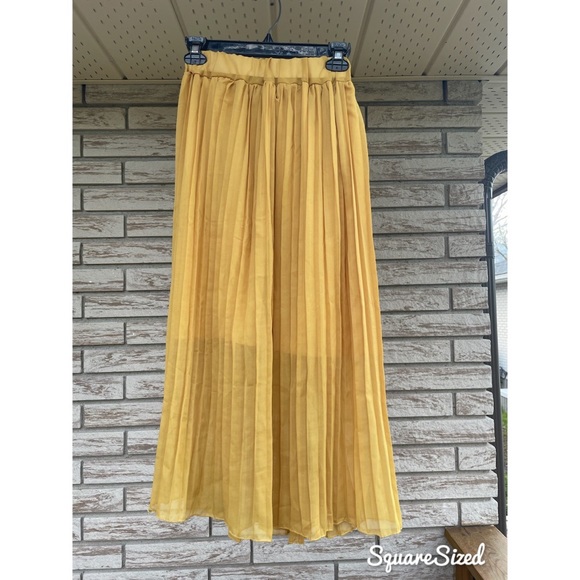 Pleated Chiffon Mustard Yellow Mid Calf Skirt - Picture 2 of 6